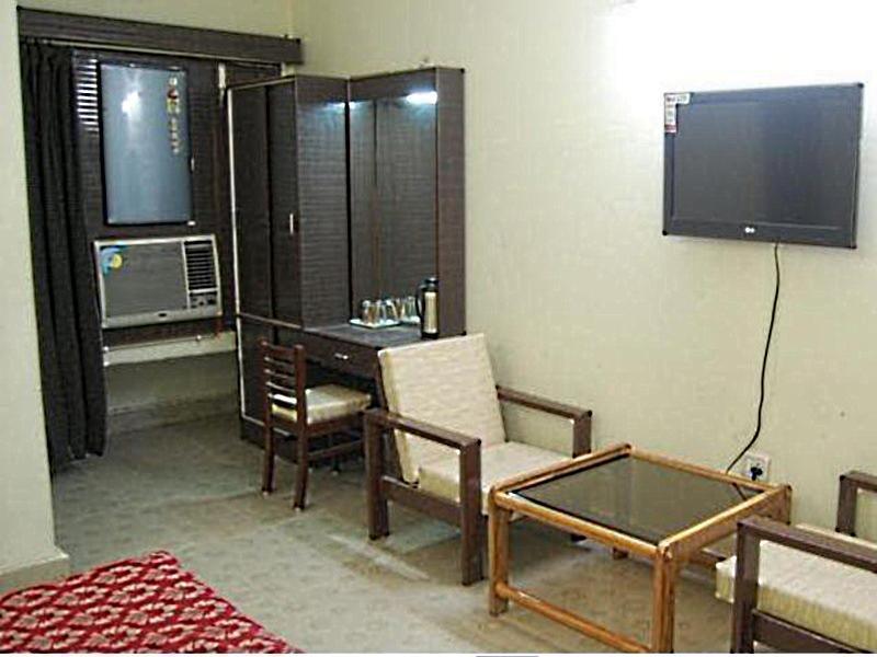 Raj Lucknow